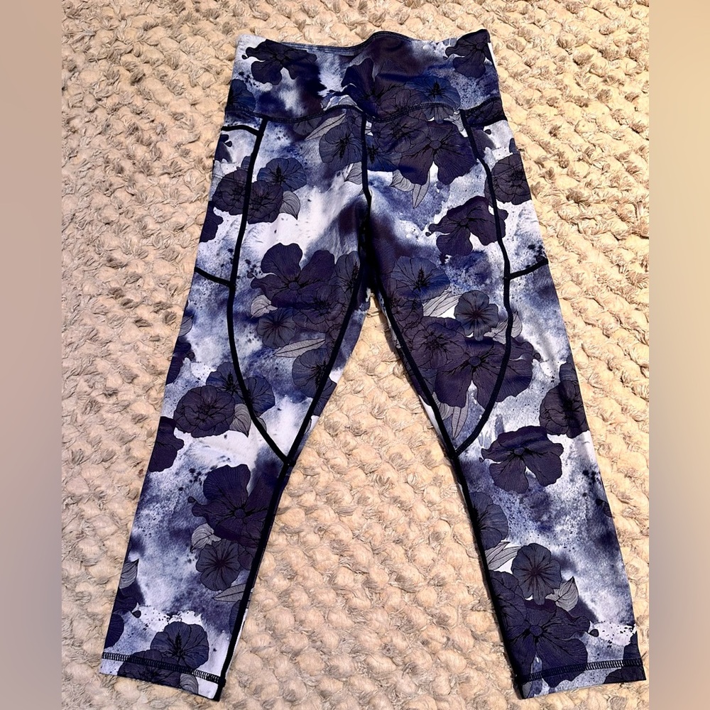Zyia Blue Floral Like New Capri